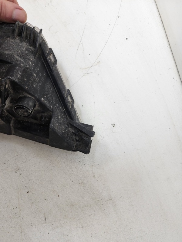 Фара противотуманная левая