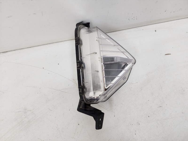 Фара противотуманная левая