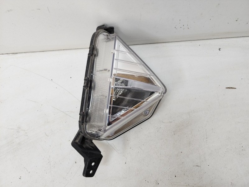 Фара противотуманная левая