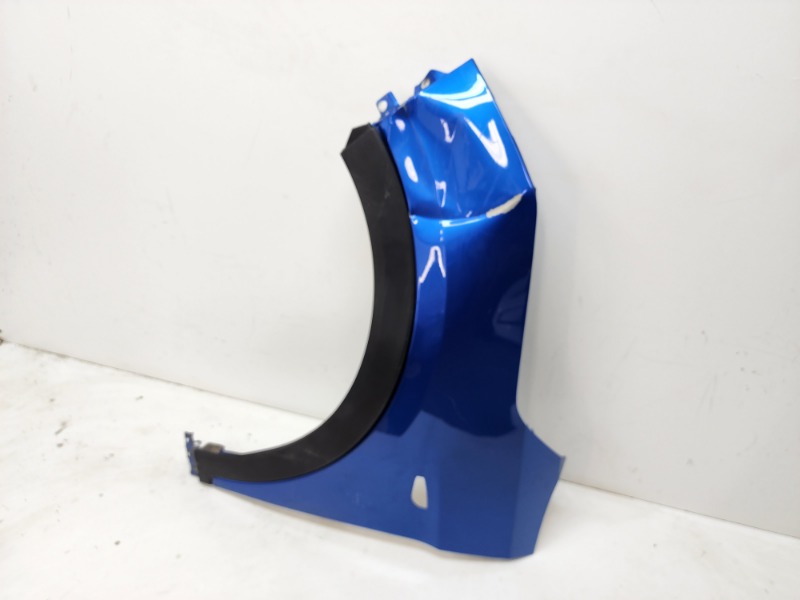 Крыло переднее левое