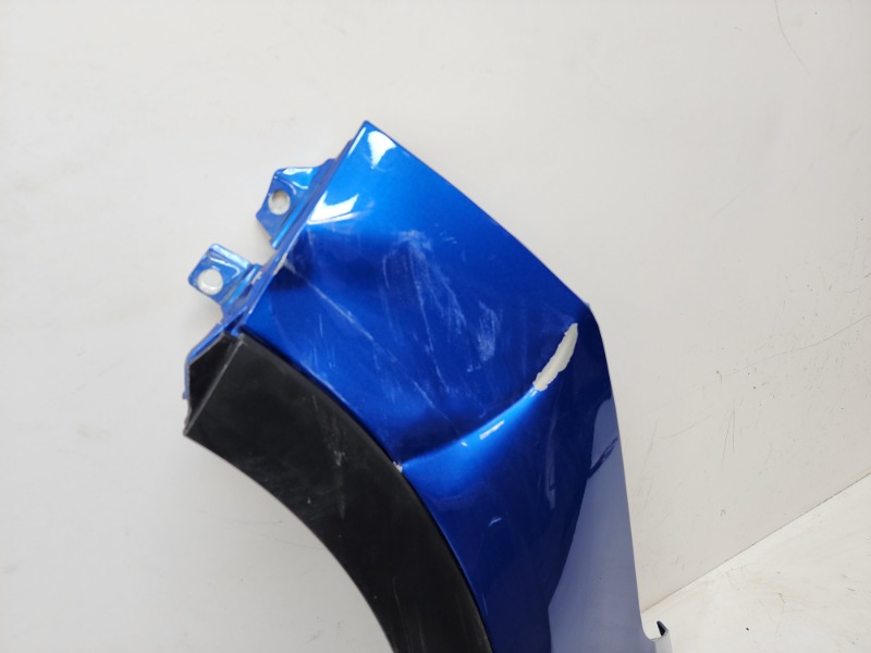 Крыло переднее левое