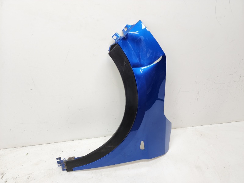 Крыло переднее левое