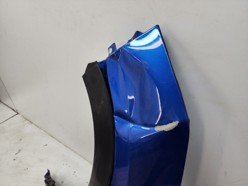 Крыло переднее левое