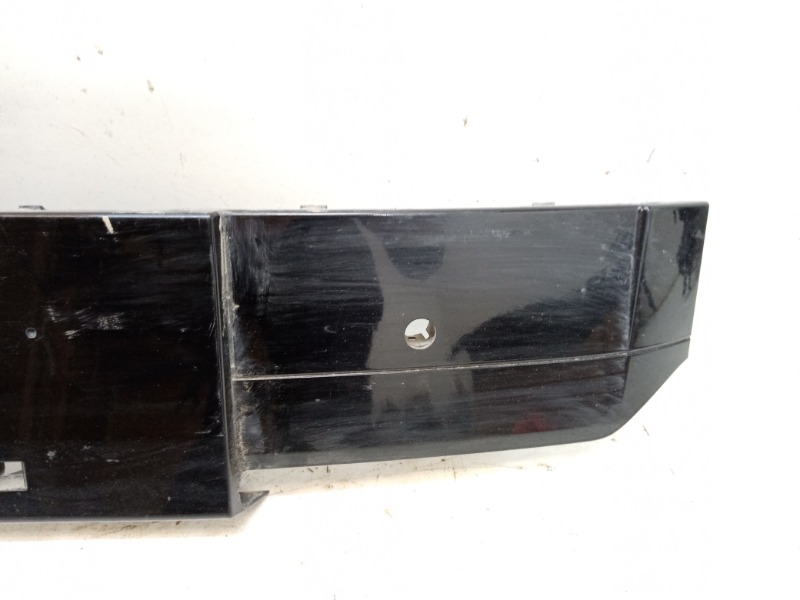 Накладка переднего бампера под номер