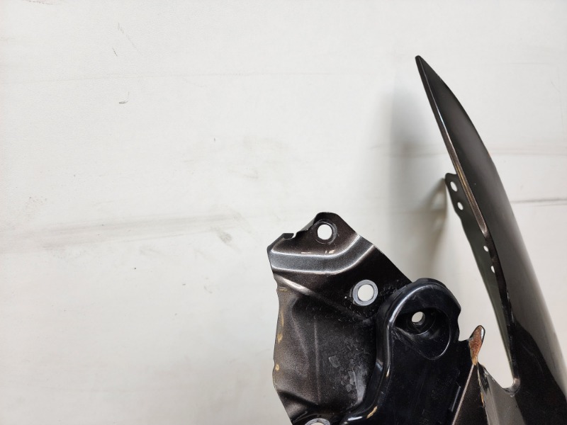 Крыло переднее левое