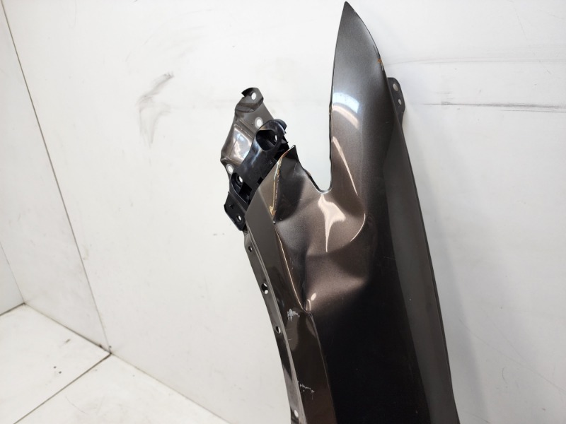 Крыло переднее левое