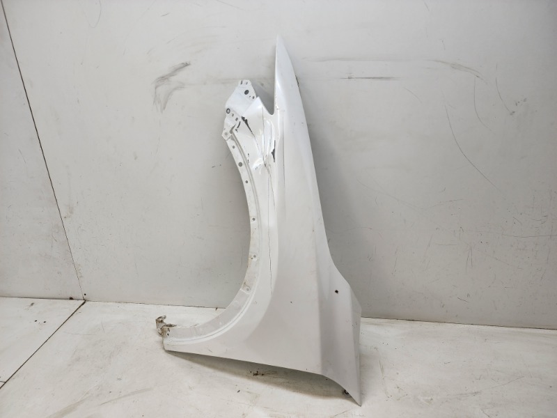 Крыло переднее левое