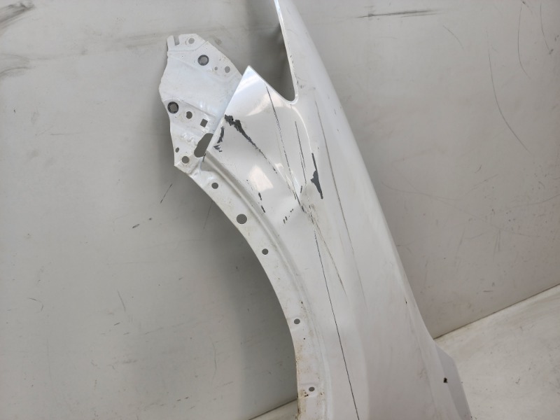 Крыло переднее левое