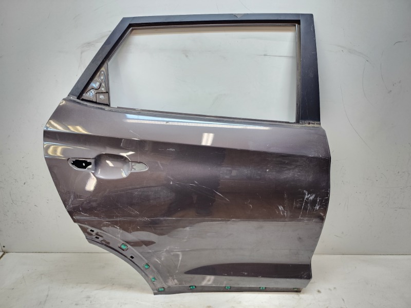 Дверь задняя правая