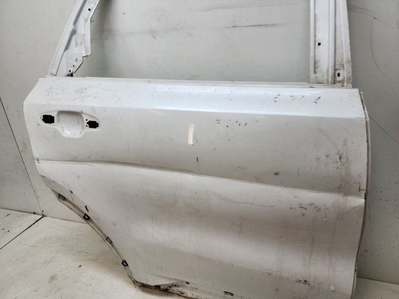 Дверь задняя правая