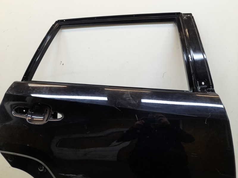 Дверь задняя правая