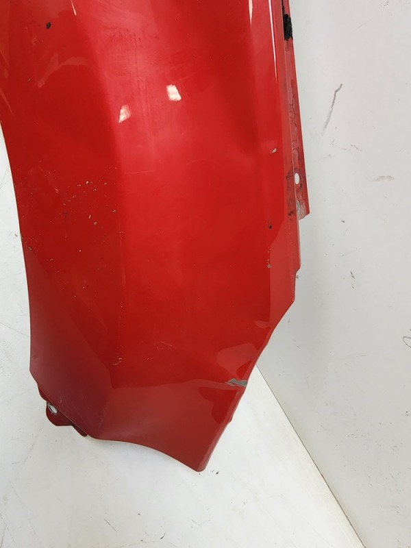 Крыло переднее правое