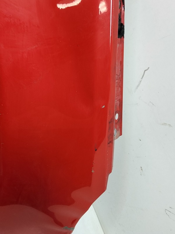 Крыло переднее правое