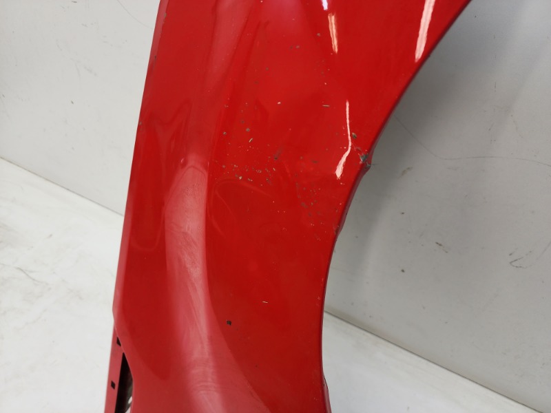 Крыло переднее правое