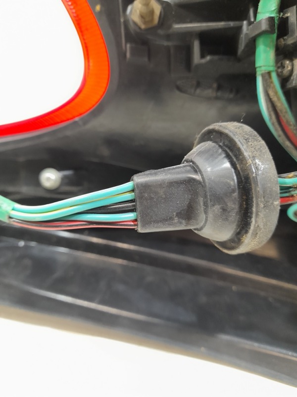 Фонарь задний левый