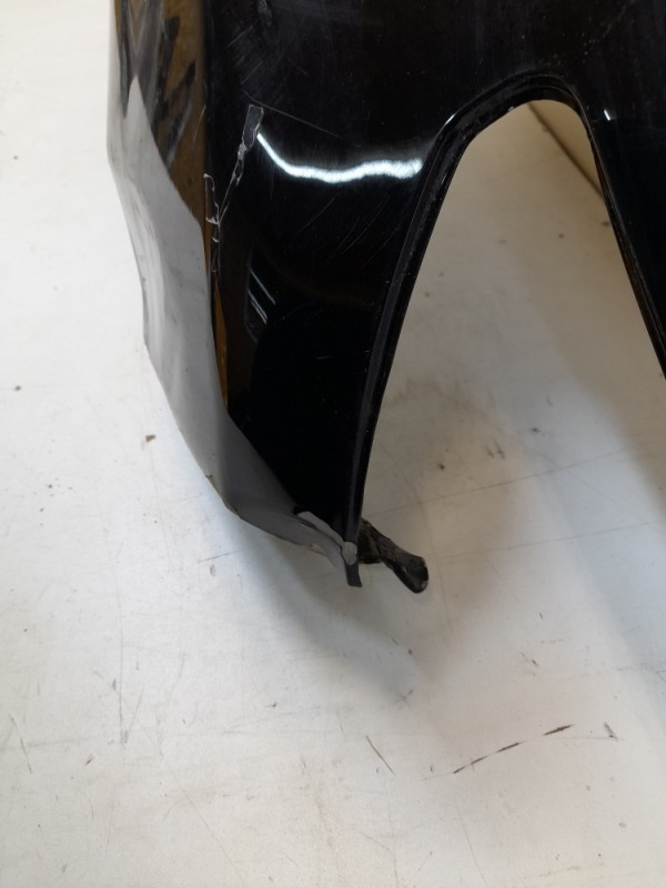 Крыло переднее правое