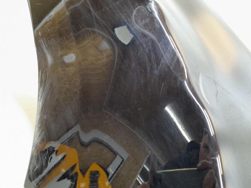 Крыло переднее правое