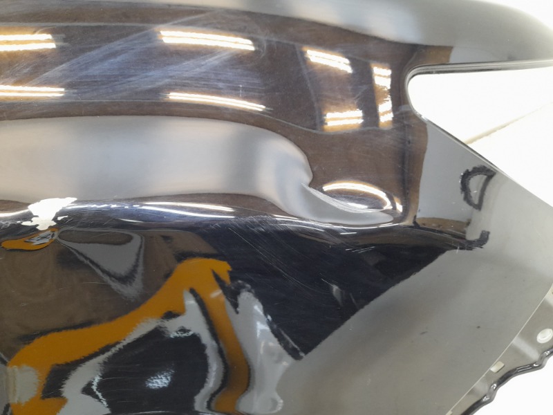 Крыло переднее правое