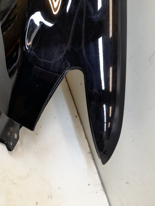 Крыло переднее правое