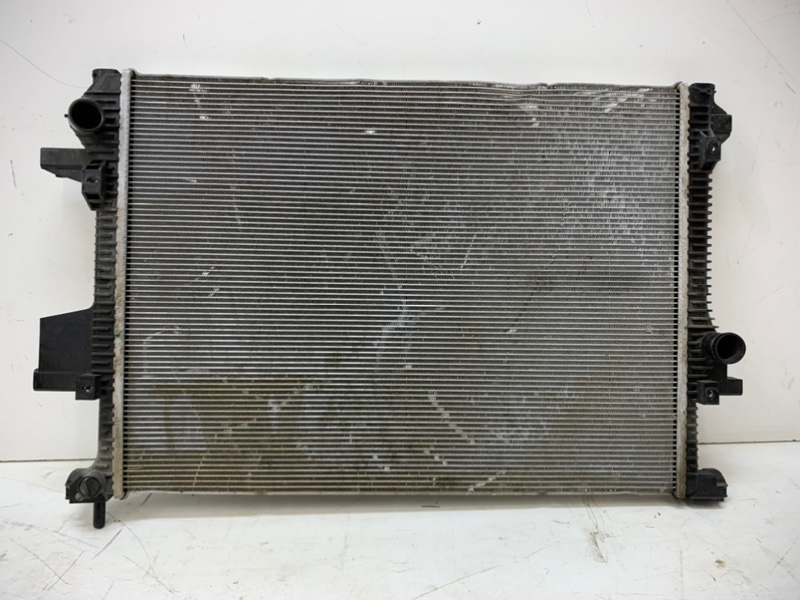 Радиатор охлаждения двигателя основной