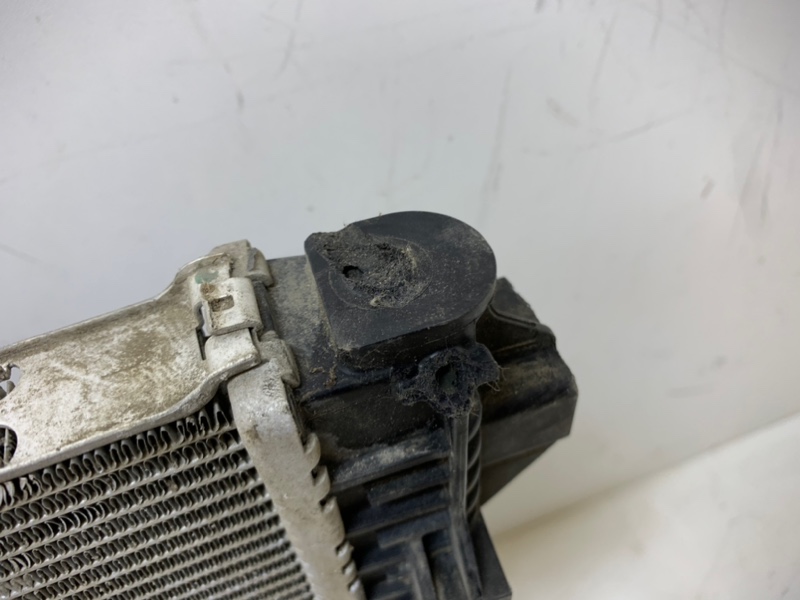 Радиатор охлаждения двигателя основной