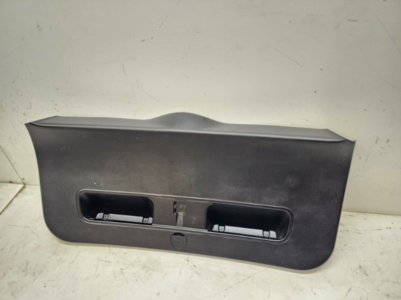 Обшивка багажника