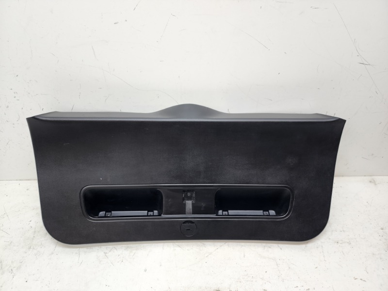 Обшивка багажника