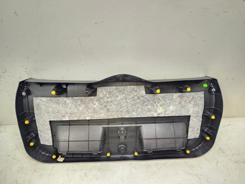 Обшивка багажника