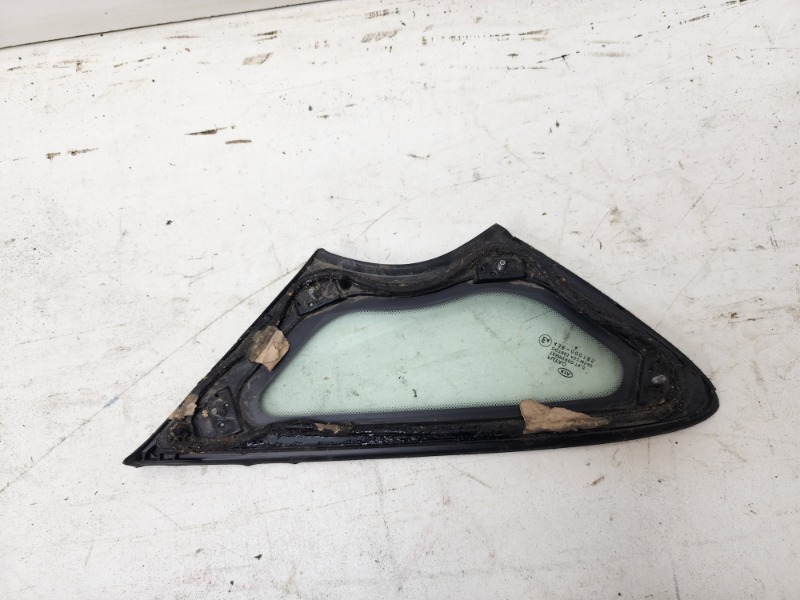 Стекло кузовное глухое правое