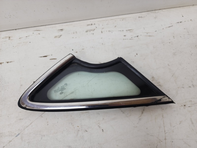 Стекло кузовное глухое правое