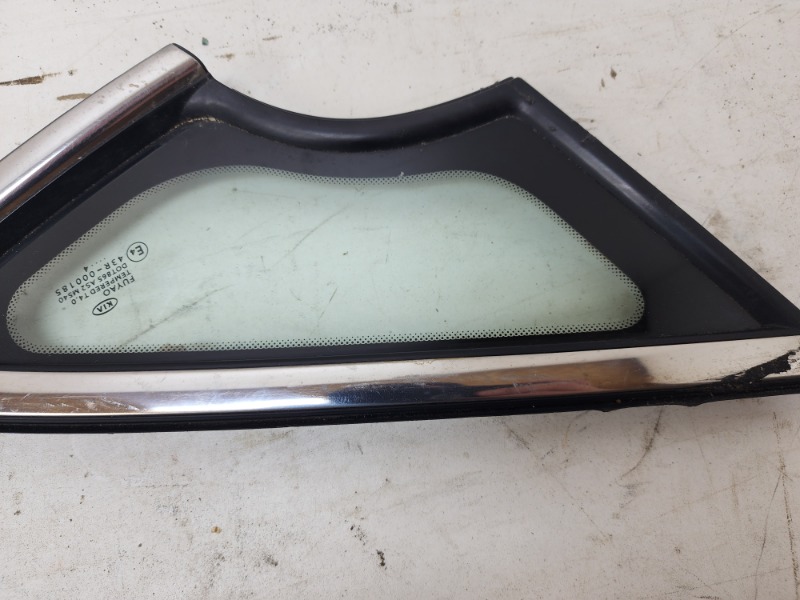 Стекло кузовное глухое правое