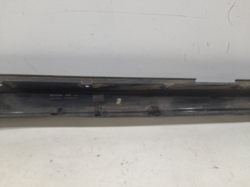 Порог правый