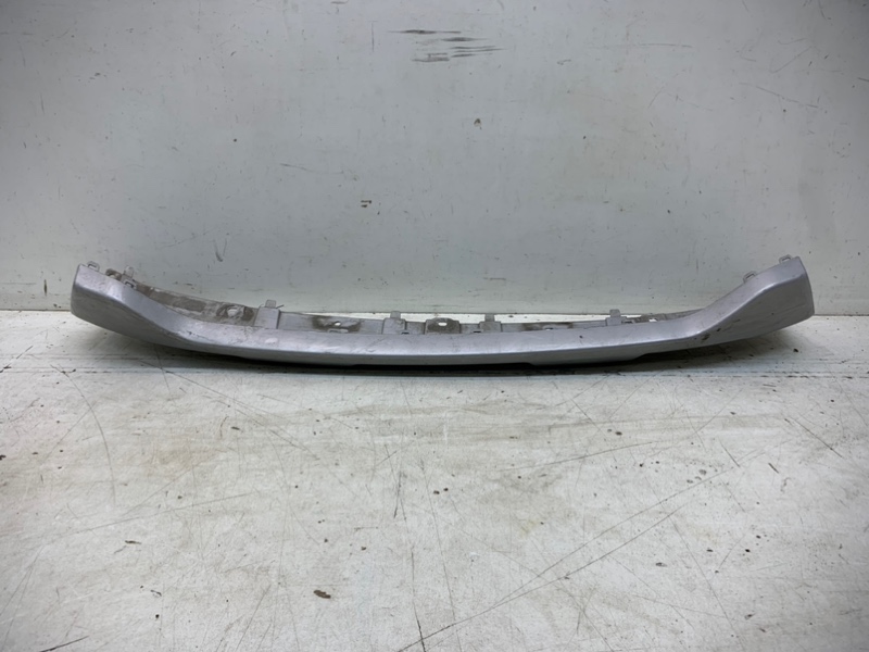 Накладка переднего бампера