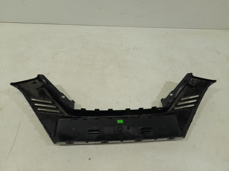 Накладка переднего бампера