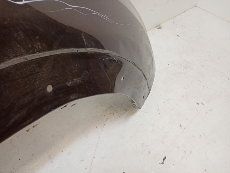 Крыло переднее правое