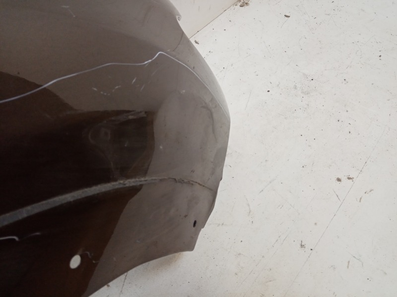 Крыло переднее правое