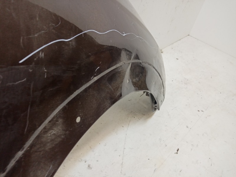 Крыло переднее правое