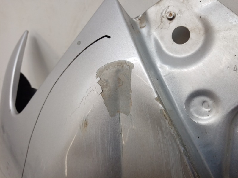 Крыло переднее правое