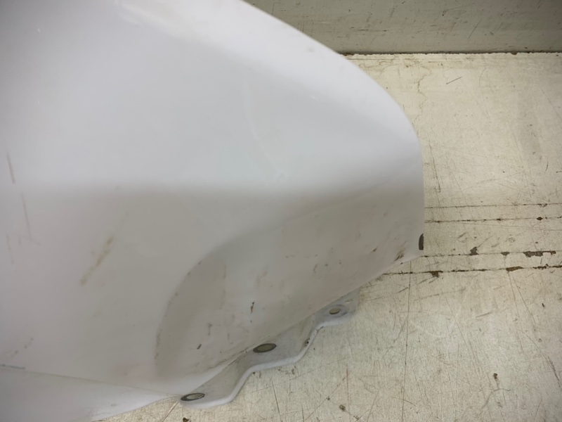 Крыло переднее правое