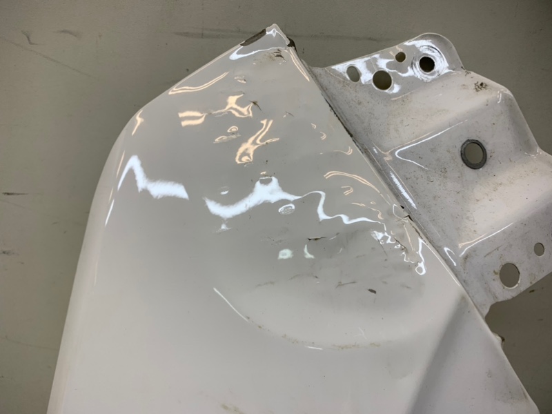 Крыло переднее правое