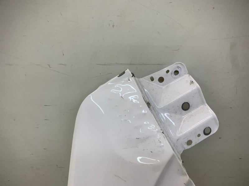 Крыло переднее правое