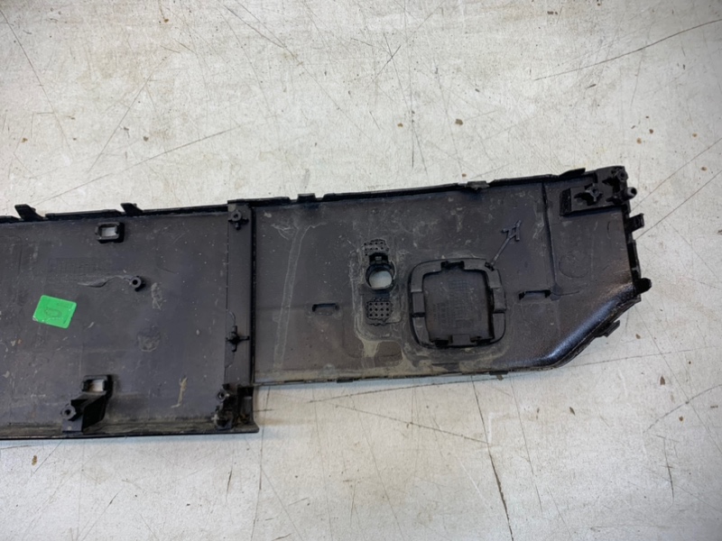 Накладка переднего бампера под номер