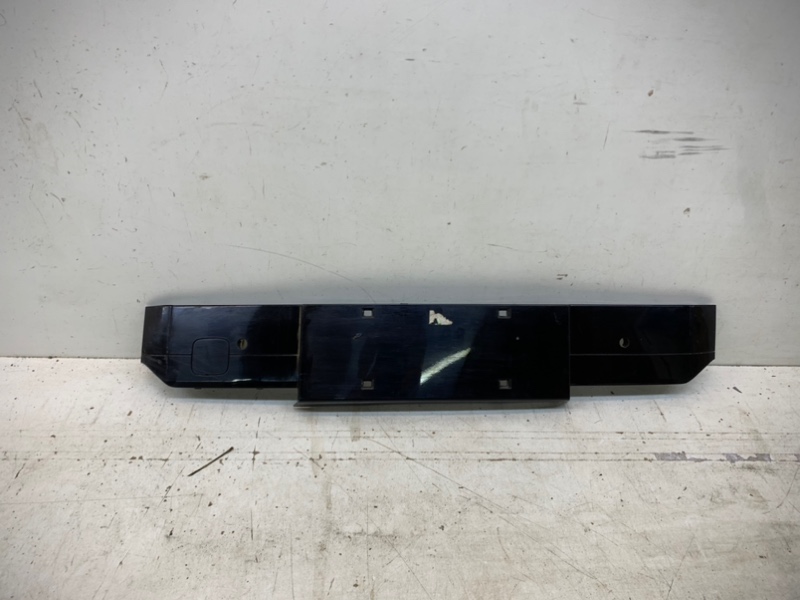 Накладка переднего бампера под номер