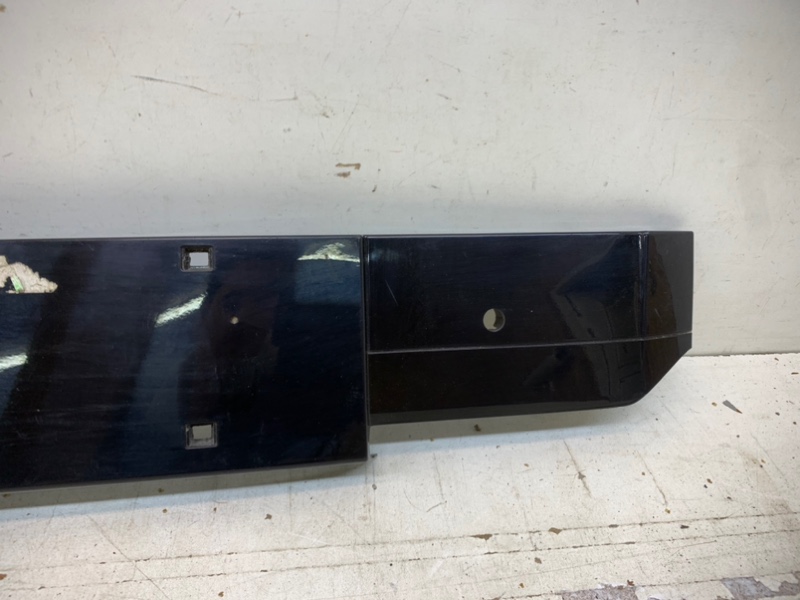 Накладка переднего бампера под номер