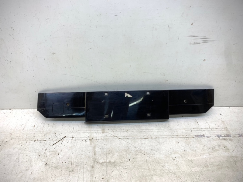 Накладка переднего бампера под номер