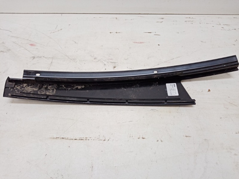 Накладка двери задней правой