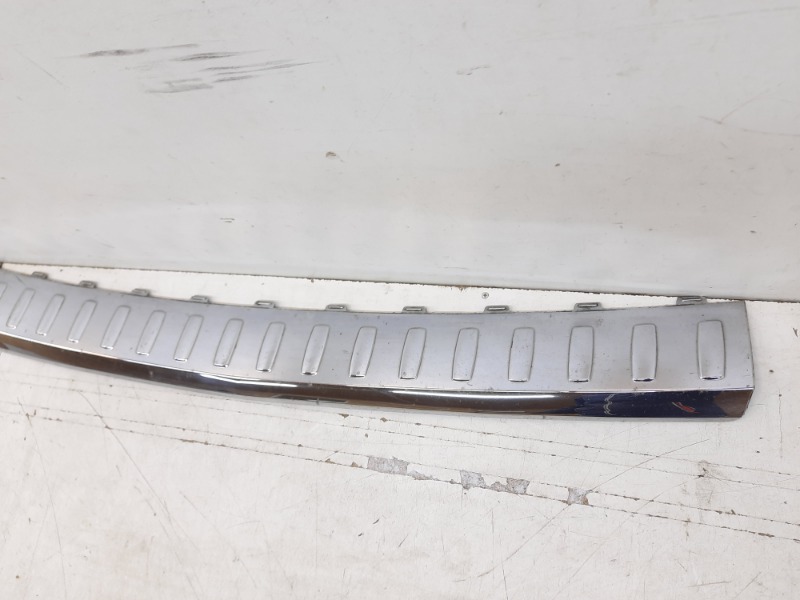 Молдинг заднего бампера