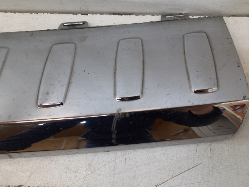 Молдинг заднего бампера