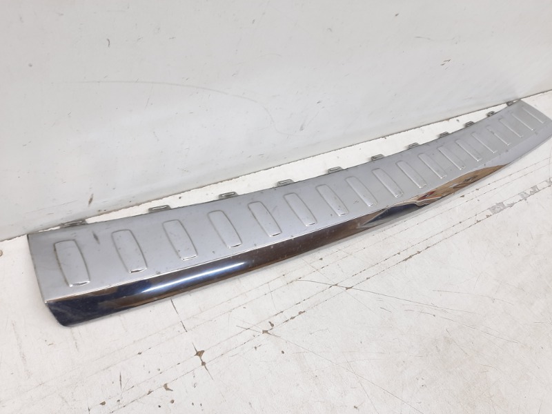 Молдинг заднего бампера