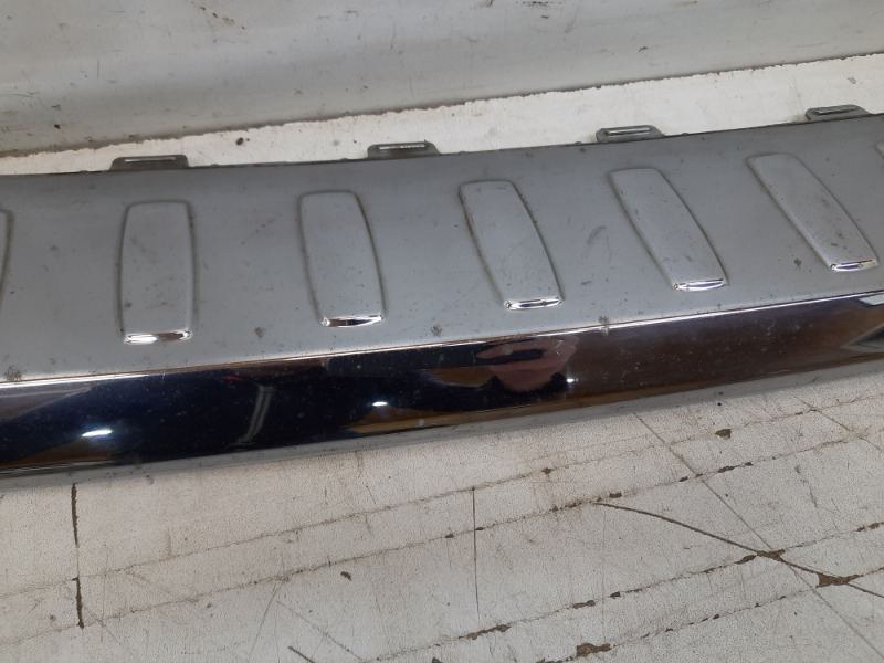 Молдинг заднего бампера